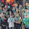 Georgs-Pfadfinder: Der Stamm mit seinen Jubiläums-Tüchern.
