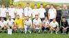 Der Oberfränkische Meister FC Redwitz: (stehend v. li.) Max Pfadenhauer, Christian Goller. Tobias Dalke, Daniel Lauer, Jonas Lulei, Martin Hellmuth, Christian Tremel (Torwarttrainer), Uwe Kalb (Trainer), Reinhold Wagner, Bezirksspielleiter Günter Hahn sowie (vorne v. li.) Stefan Dinkel, Markus Baier, Patrick Jauch, Michael Leffer, Stephan Leffer, Patrick Schuberth, David Daumann und Stefan Dietz.