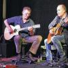 Harmonie auf und hinter der Bühne: Thomas Schaller (links) und Thomas Kalb setzen als Benson & Schaller „Strings on Fire“.