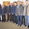 Die Freiwillige Feuerwehr hat gewählt: Der neue Vorstand mit seinen Ehrengästen.