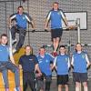 Als erste Gruppe in Oberfranken „fit für den Einsatz“: Unter der Aufsicht von Prüfer Norbert Dauer (3. v. li.) haben (unten, v. li.) Alexander Müller (silbernes Abzeichen), Daniel Droschke (Bronze), Thomas Fischer-Feick (Bronze), Jonas Bunzelt (Silber), Markus Dück, Roland Dauer (beide Bronze) sowie (oben, v. li.) Reinhold Dauer (Gold) und Florian Düll (Gold) das Deutsche Feuerwehr-Fitness-Abzeichnen abgelegt.
