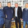Nachfolger gefunden: Kommandant Florian Schwalme nimmt seinen neuen stellvertretenden Kommandant Dirk Heide auf. Darüber freuen sich Bürgermeister Christian Mrosek und Feuerwehrbeauftragter Gerd Riedel (von links).