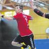 Nicht zu halten: Seine tolle Form unterstrich Lukas Heppner auch beim ASV Marktleuthen. Doch selbst seine Zweikampfstärke konnte die knappe Niederlage seines Kunstadter Teams nicht verhindern.