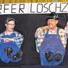 Löschzwerge: Richard Krapp, Tim Hallermeier, Stefan Seelmann und Tobias Habermann (v. li.) von der Freiwilligen Feuerwehr traten als Reundorfer Löschzwerge in Erscheinung, wobei sie ihre Hände zu ihren Füßen umfunktionierten, während die Hände von vier Kameraden hinter der Rückwand stammten.