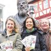 Saisonauftakt am 30. April: Für den Fränkischen Theatersommer beginnt die sechste Saison im Brückentheater. Intendant Jan Burdinski und drei Vertreter seines Teams, Büroleiter Bernd Ackermann, Regieassistentin und zugleich Mädchen für alles Ruth Weisel sowie Regisseurin Jana Schmück stellten das Programm 2015 vor.