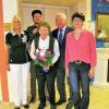 Besonderes Fest: Den 90. Geburtstag feierte Eleonore Kreutzer (Blumen) im Katharina-von-Bora-Seniorenwohnhaus. Es feierten mit, Tochter Roswita Arnold, Enkel Steffen Kreutzer, Bürgermeister Helmut Fischer und Einrichtungsleiterin Maria Schraud (v.li.).