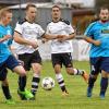 Abgedrängt: Bei der jüngsten Heimleite gegen Dörfles-Esbach mussten die Spieler des ESV Lichtenfels um Alex Maier (li.) und Christoph Reitzler (re.) den Gästen, wie hier Tim Titze und Denis Schefer, oft den Vortritt lassen. In Untersiemau soll's besser werden, damit die „rote Laterne“ endlich weitergereicht wird.