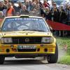 Am Samstag ist es wieder soweit: 114 Teams aus Deutschland und den Niederlanden sind am Start bei der Rallye Fränkische Schweiz und treffen sich zum fast finalen Schlagabtausch in dieser Saison. Gestartet wird die Rallye des MSC Fränkische Schweiz um 11.24 Uhr mit der Wertungsprüfung in Brunn. Ab 12.14 Uhr ist der Start den Niestener Berg hinauf durch Neudorf nach Seubersdorf. Nach der dritten Prüfung von Krögelstein nach Schirradorf (ab 12:39 Uhr), wo ein Zuschauerpunkt am Ortsrand ist, geht's ab 13.10 Uhr rund um Hollfeld mit der spektakulären Steinbruch-Durchfahrt. Heuer werden alle Prüfungen in derselben Reihenfolge zweimal gefahren (ab 14:33, 15:23, 15:48 und 16:19 Uhr). Als die Nr. 1 startet Vorjahressieger Michael Rausch auf seinem gelben Opel Ascona.