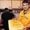 Sogar Fladenbrot haben die Asylbewerber gebacken.