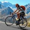 Julius Gärtner trainiert auch im Urlaub, wie hier in den französischen Alpen am berühmten „Col du Galibier“.
