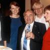 Heinz Hausmann (3. v. li.) im Kreis der Gratulanten (v. li.) Tettaus Bürgermeister Peter Ebertsch, Bundestagsabgeordnete Emmi Zeulner, Wolfgang Palm von der Lebenshilfe und Fischer-Kilian (Seniorengemeinschaft).