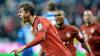 Ausgelassen bejubelt Thomas Müller sein spektakuläres Fallrückzieher-Tor zum 2:1 im Bundesliga-Spiel gegen Darmstadt 98 (Endstand 3:1). Der schnelle Douglas Costa versucht seinen davon rennenden Mannschaftskollegen einzuholen.