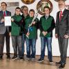 Die Sparkasse Coburg-Lichtenfels spendete der Scharfschützengesellschaft Bad Staffelstein-Ebensfeld 500 Euro für die Anschaffung eines neuen Gewehrs. Der Leiter der Geschäftsstelle Bad Staffelstein, Markus Engel (li.), und der Ebensfelder Filialleiter Alfred Schnappauf (re.) übergaben die Spende an Schützenmeister Dietmar Mayer (3. v. li.) sowie die Jungschützen Markus Rennert (2. v. li.), Tobias Werner (3. v. re.) und Sven Zapf (2. v. re.), die für die Zuwendung dankten.