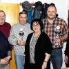 Die Vereinsmeister des Geflügelzuchtverein Burgkunstadt sind Herbert Friedmann (Tauben, 3. v. li.) und Markus Leikeim (Groß- und Wassergeflügel, 2. v. re.). Ihnen gratulierten (v. li.) Ida Kodisch, Vorsitzender Kurt Kodisch, Schatzmeisterin Sabine Kraus und 2. Vorsitzender Konrad Kraus (v. li.).