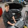 Alles bereit: An elf Stationen können die Mitarbeiter des Autohauses Gelder & Sorg die neue Software aufspielen.                                                                                                                                                                     Foto: Till Mayer