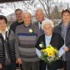 Diamantene Hochzeit:  Viele Gäste gratulierten dem Jubelpaar, das Bild zeigt Pfarrer Matthias Hain, Adelgunde Werner aus Neuensorg, Pfarrer Diter Glaeser, Jubilar Willi Weberpals, Erster Bürgermeister Helmut Fischer, Jubilarin Erika Weberpals, Tochter Karin Müller und Schwiegersohn Bernd Müller (v. li.).