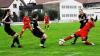 Gefährliche Angriffe starteten die Bayreutherinnen auf das Gehäuse der Michelauerinnen. Hier versucht es Sophia Schmidt (rotes Trikot), scheitert aber am FCM-Trio (v. li.) Annalena Haderlein, Julia Krappmann und Nadine Friedmann.