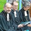 Für ihn endet am 3. Oktober ein wichtiger Abschnitt seiner beruflichen Laufbahn:  Dekan Johannes Grünwald (li.), hier mit Pfarrer Roland Höhr und Regionalbischöfin Dr. Dorothea Greiner bei der Feier zum 100j-ährigen Bestehend des Kindergartens Sophienheim. FOTO: Kirchengemeinde Michelau