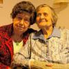 Zwei Schwestern, ein Herz: Irene Schröder und Käthe Lorenz trennen 300 Kilometer. Dank der Limousinen-Aktion  von „Helfende Herzen und Hände“ gab es ein seltenes Treffen der beiden betagten Damen.