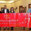 Freuen sich auf den Festtag für Ehepaare (von links): Claudia Kalkus, Bürgermeister Andreas Hügerich, Sabine Rübensaal, Ruth Knorr und Siegmar Beier  laden Jungvermählte und Ehejubilare aus dem Stadtgebiet Lichtenfels im Rahmen der „Marriage Week“ zu verschiedenen Veranstaltungen ein.