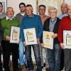 Vorsitzender Thomas Eckstein (re.) konnte mit seinen Stellvertretern (v. li.) Sebastian Gößl, Dieter Freitag und Roland Friedrich eine stattliche Anzahl von treuen Mitglieder ehren. Mit dem DFB-Ehrenamtspreis wurde Wolfgang Bechmann ( 4. v. li.) ausgezeichnet.