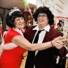 Mit einem fröhlichen Helau erwies das Faschingsvolk seinem Prinzenpaar (Roswitha Tremel und Irene Holhut) die Ehre.FOTO: Bernd Kleinert