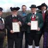 Trachtengauverband Oberfranken in Mistelfeld: Gauvorsitzender Manfred Bär, Ehrenmitglied Herbert Roth, Bürgermeister Andreas Hügerich, Ehrenmitglied Gregor Lorsbach, stellvertretender Vorsitzender Michael Proksch und Renate Koch (v.li.). FOTO: Jürgen Panzer