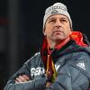 Werner Schuster lässt seine Zukunft als Trainer der deutschen Skispringer offen.
