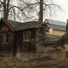 Oberhalb des Besucher-Bergwerks wird die ehemalige Jugendherberge Stück für Stück abgerissen.