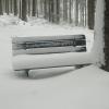Ob sich noch in der heutigen Zeit ein Holzfräulein auf dieser verschneiten Bank ausruht? FOTO: Andreas Motschmann