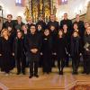 Am ersten Adventssonntag, 3. Dezember, findet in der Schlosskirche ein Konzert mit adventlicher Chor- und Orgelmusik statt. „Nun komm, der Heiden Heiland“ – dieser Text aus dem vierten Jahrhundert, aus der Zeit der ersten Christen, wird das musikalische Zentrum des Konzertes bilden. Der Kammerchor der Hochschule für evangelische Kirchenmusik Bayreuth unter der Leitung von Prof. Steven Heelein wird Werke von Andreas Hammerschmidt, Johann Sebastian Bach und Zoltán Kodály interpretieren. An der Herbst-Orgel werden die Studierenden Anna Barkowski, Tobias Kraft und Henrik Stark mit Werken von Heinrich Scheidemann, Johann Sebastian Bach und Nicolaus Bruhns zu hören sein. Karten sind an der Abendkasse erhältlich.