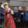 Mit Gesang, Tanz, Flötenmusik und Gedichten bereicherten die Mädchen und Buben beider Kindertagesstätten und der Grundschule den  Weihnachtsmarkt.