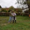 In Buch am Forst ersteht derzeit eine neue Urnengrabanlage. Angelika Seidel und Johannes Zeis erläuterten die Planung. FOTOs: Andreas Welz