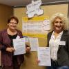 Die Hauptverantwortlichen Carmen Stumpf (rechts) und Elke Gäbelein (links) für das Projekt „SIS“. FOTO: red