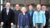 Traditionell wurden bei der Gemeinderatssitzung langjährige Blutspender geehrt. (V. li.) Bürgermeister Thomas Kneipp, Landrat Christian Meissner (Vorsitzender des BRK-Kreisverbandes), Gabriele Geßlein, Markus Pfadenhauer, Hans Reuther und BRK-Kreisgeschäftsführer Thomas Petrak. FOTO: Werner Hauber