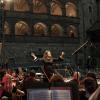 Den krönenden Abschluss bildet auch 2017 „Klassik auf der Burg“. Dabei steht am 16. Juli erneut Dirigentin Ljubka Biagioni zu Guttenberg auf der Bühne, die bereits in den vergangenen Jahren das Publikum mit ihrem eigenen Orchester, den Sofia Symphonics, verzaubern konnte. FOTO: Adrian Keidel
