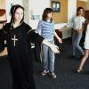 „Leonora und das magische Amulett“ heißt das mit Tänzen angereicherte Rock-Musical, das zehn Ganztagsschüler aus den fünften und sechsten Klassen der Realschule Burgkunstadt in diesem Schuljahr einstudiert haben. Aufgeführt wird es am Montag, 24. Juli, um 19 Uhr in der Aula. FOTOS: Bernd Kleinert