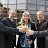 Die Kooperation wurde mit einem Drink in der Obermain Therme besiegelt (von links): Hans-Josef Stich, Christian Meißner, Dr. Birgit Weber, Jürgen Kohmann, Michael Amthor.