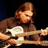 Fürwahr als Meister auf der Gitarre bezeichnet werden kann der Schweizer Musiker Attila Vural. Davon überzeugen kann sich das Publikum bei seinem Konzert am Samstag, 7. April, im Gasthof „Zur Linde“ in  Unnersdorf.