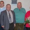 Einen ehrenvollen Abschied bereiteten die Mitglieder der Freien Turnerschaft Schney ihrem langjährigen Vorsitzenden Hans-Heinrich Bergmann (3. v. l.), dem verdienten Schatzmeister Frank Bergmann (3. v. re.) und der Ehefrau des Vorsitzenden Conny Bergmann.