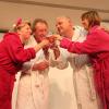 Die Proben zum neuen Stück „Wenn einer eine Reise tut“ der Danndorfer Theatergruppe „Die Brandstifter“ laufen auf Hochtouren. Den Kurbetrieb genießen (v. li.) Uschi Kausich, Michael Schmidt, Herbert Laschinsky und Silvia Wagner.