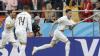Uruguays José Maria Giménez (r) jubelt nach seinem Tor zum 1:0 gegen Ägypten. Foto: Mark Baker/AP