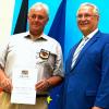 Das große Ehrenzeichen des Freistaats Bayern wurde Volker Thormählen für sein 50-jähriges Engagement in der DLRG von Innenminister Joachim Herrmann verliehen.