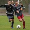 Einsatz, wie ihn der Staffelsteiner Philip Eiermann (rechts) gegen den Niederfüllbacher Amadeus Schramm zeigt, ist am Samstag im Heimspiel gegen das Schlusslicht Wüstenahorn gefordert, sollen die drei Punkte beim TSV bleiben.