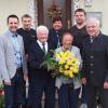 Zur eisernen Hochzeit von Kunigunda und Kurt  Baldauf (Mitte) gratulierten (v. li.)  Bürgermeister Andreas Hügerich, der Sohn Ralf Baldauf, die Tochter Karin Geiger, der Sohn Udo Baldauf und Landratstellvertreter Helmut Fischer.