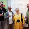Die Gebäudevermieterin Ulrike Fehn (2. v. re.) und ihr Ehemann Prof. Dr. Gerhard Fehn (re.) wünschten dem Team um Geschäftsführer Robert Fritz und Firmeninhaber Christian Kühn (v. li.) zur Wiedereröffnung von „Optik Keintzel“ viel Erfolg.