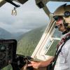 Matthias Geiger bei einem Heli-Einsatz über dem indonesischen Dschungel.