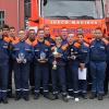Den Gewinnermanschaften gratulierten (v. li.) Kreisbrandrat Timm Vogler, Bundestagsabgeordnete Emmi Zeulner, Landrat Christian Meißner, Marktzeulns Bürgermeister Gregor Friedlein-Zech, Feuerwehrreferent Roland Lowig sowie (v. re.) stellvertretender Landrat Helmut Fischer, Jugendbeauftragter Roland Dauer, Kreisjugendleiter Timo Schamberger, Altenkunstadts Bürgermeister Robert Hümmer, Kreisjugendbeauftragter Thomas Müller und Zweiter Bürgermeister Hans-Josef Stich (Bad Staffelstein).