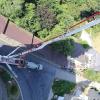 Mit einer riesigen Betonpumpe wurden neun Kubikmeter des Baustoffs in rund 45 Meter Höhe befördert.