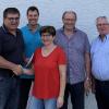 Die CSU-Gemeinderäte Markus Pülz, Stefan Luthardt, Helmut Kießling und Erwin Grünbeck (v. li.) überreichten anlässlich des Jubiläums „100 Jahre Fußball in Marktzeuln“ dem TSV 1861 eine zweckgebundene Spende in Höhe von 300 Euro für die Jugendarbeit. Sie wollen honorieren, wie sich Trainer und Betreuer hier engagieren und dafür auch ihre Freizeit opfern. Dies sei keine Selbstverständlichkeit. Deshalb sprachen sie diesen Damen und Herren auch größten  Respekt und Lob für ihre Leistungen aus. Die 1. Vorsitzende des TSV Marktzeuln, Petra Niechziol, bedankte sich sehr herzlich für die Spende und versicherte, dass der Betrag eine gute Verwendung im Kinder- und Jugendbereich finden wird.